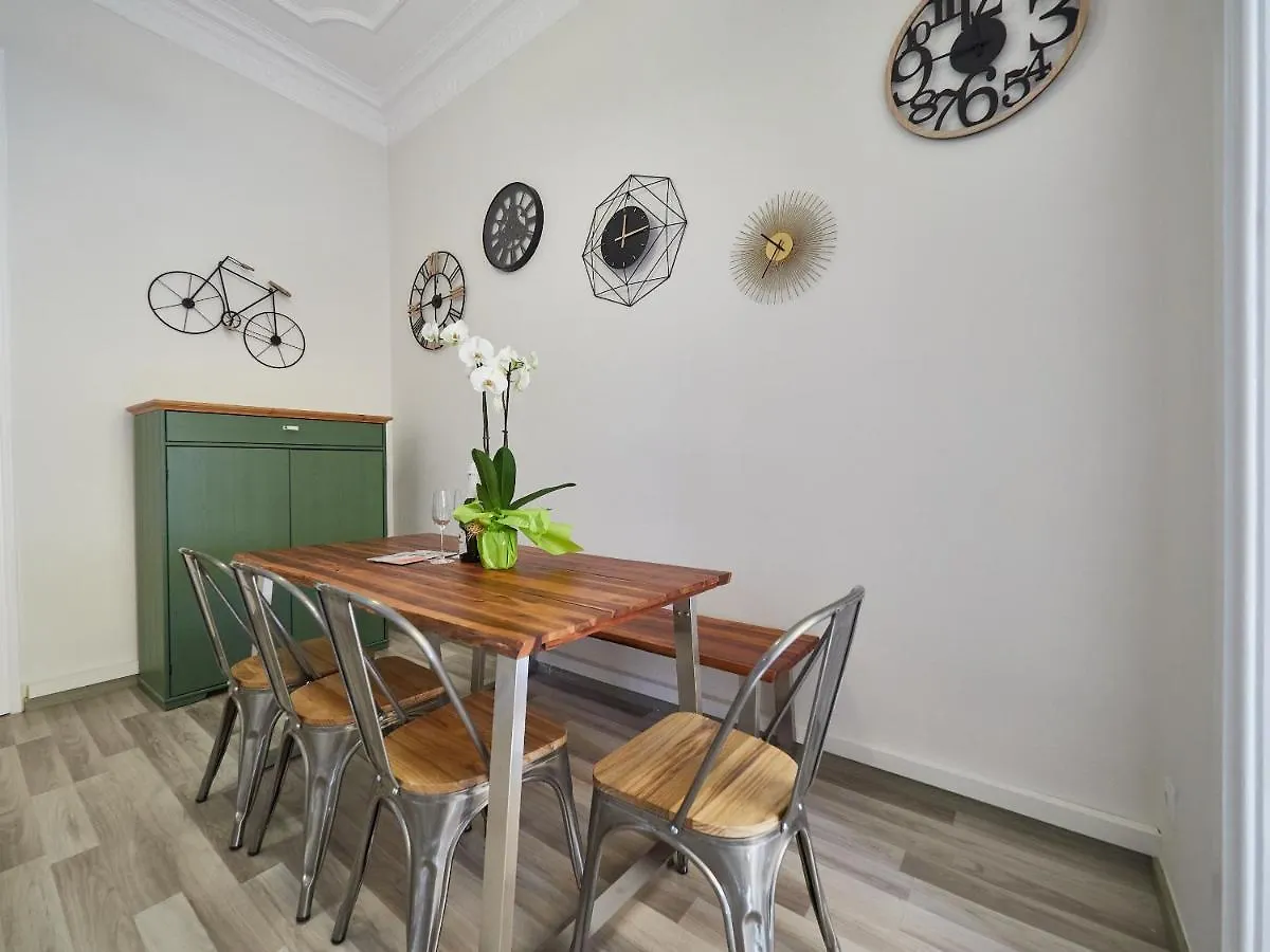 Barcelonaforrent The Living Apartment