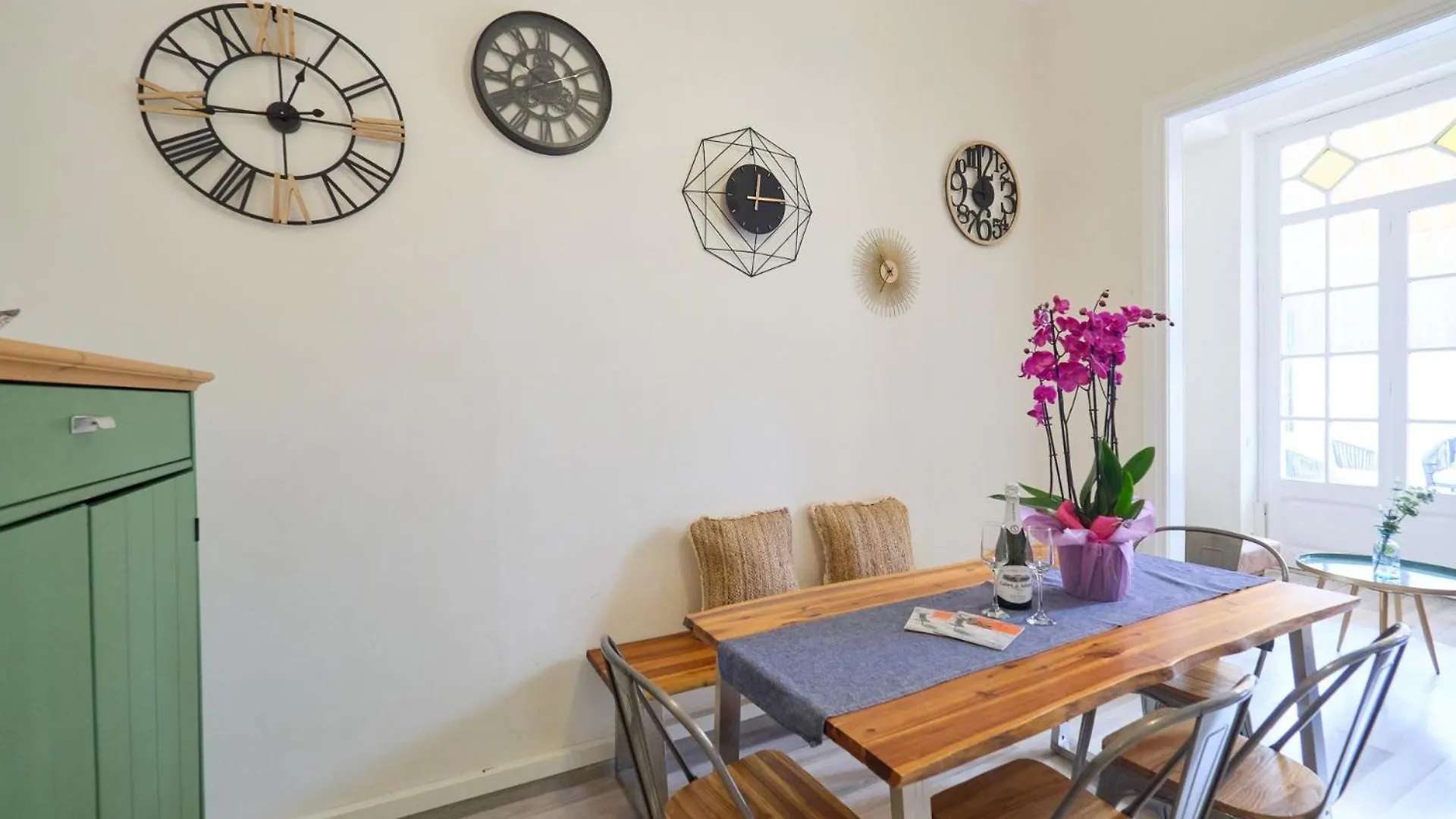Barcelonaforrent The Living Apartment